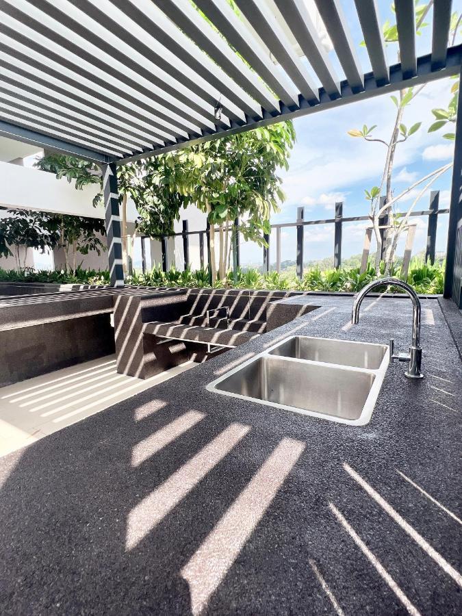The Apple Residence & Suites Infinity Pool By Nestcove Malacca Exterior photo