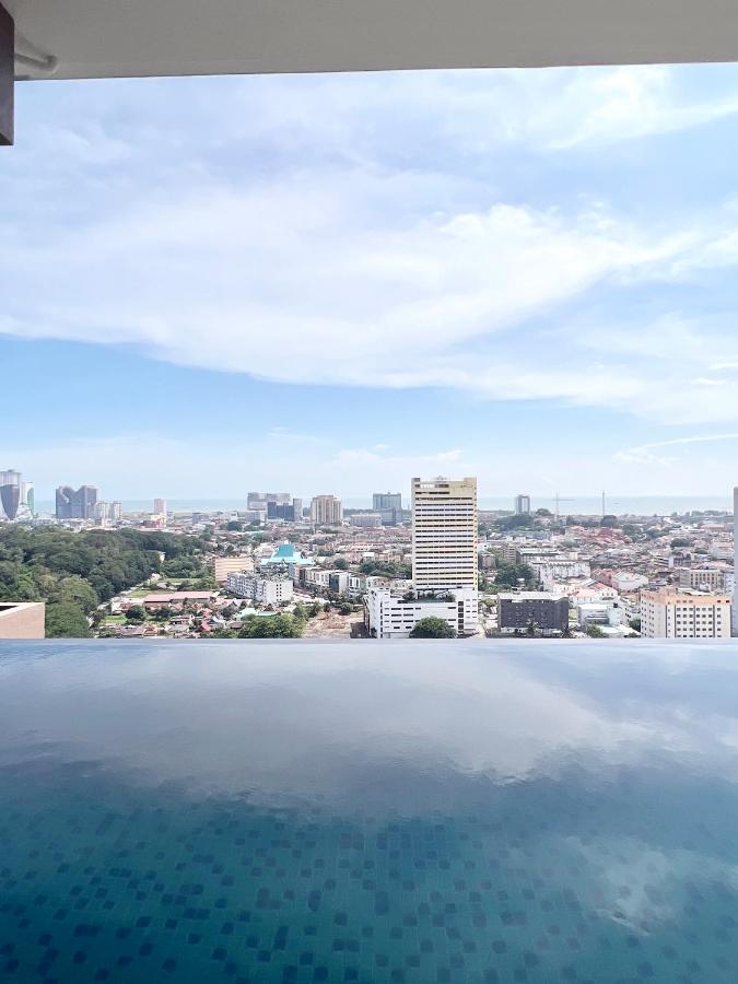 The Apple Residence & Suites Infinity Pool By Nestcove Malacca Exterior photo